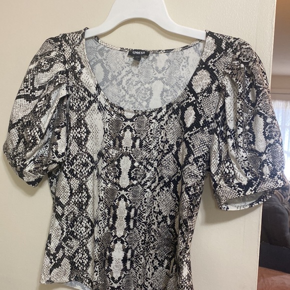 Express Snake Print Puff Sleeve Thong Bodysuit Size Large - Picture 4 of 12